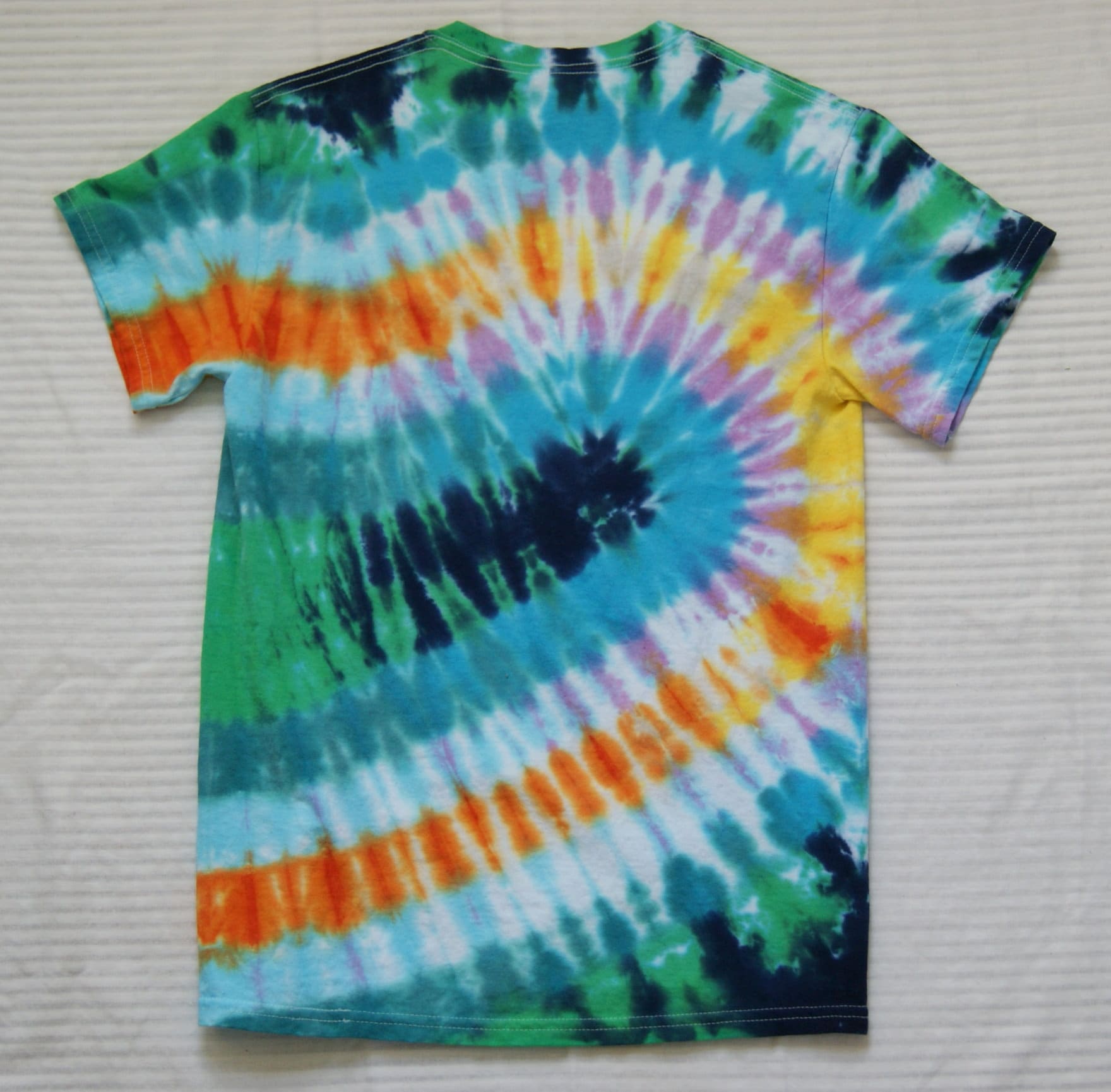 Tie Dyed: Groovin' Lagoon Small T-Shirt | Etsy