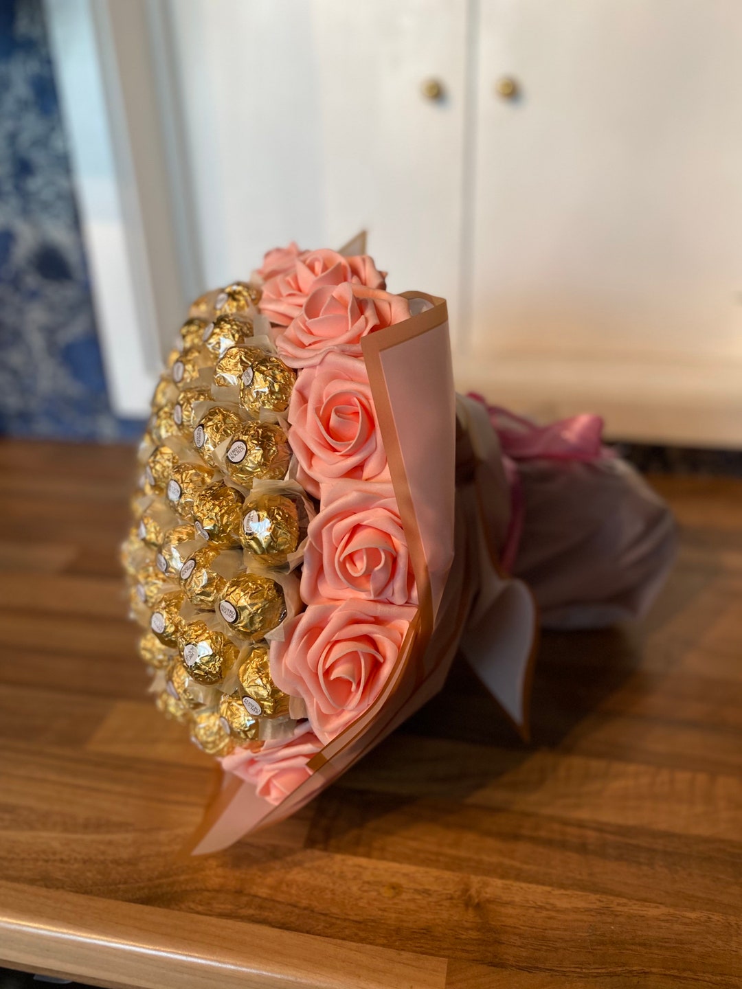 Ramo grande de Ferrero Rocher de chocolate y flores atado a - Etsy México Ramo grande de Ferrero Rocher de chocolate y flores atado a - Etsy México