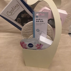 Personalised Gift Basket Hamper Guylian Roses Nivea Soaps Bath Bomb Exfoliate