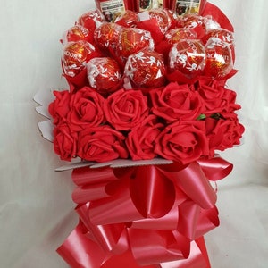 Deluxe Large Yankee Candle Lindt Lindor Chocolate Flower Bouquet Gift