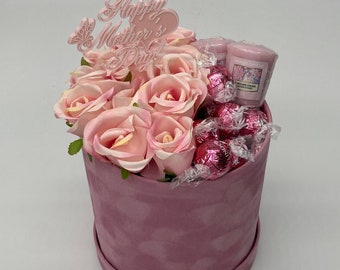 Personalised Velvet Hat Box Gift Lindt Lindor Strawberries & Cream Yankee Candle