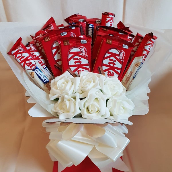 Grand cadeau de luxe gros bouquet explosion de fleurs KitKat