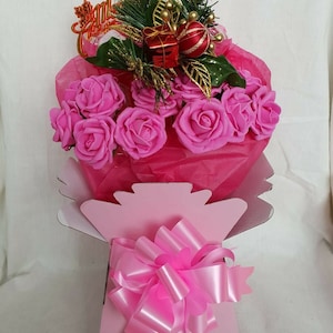 Deluxe Weihnachten Großes Lindt Lindor Erdbeeren und Creme Blumenstrauß Geschenk