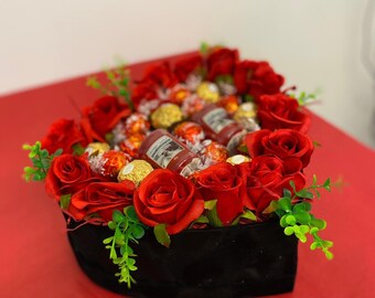 Valentine’s Day Black Velvet Hat Box Gift Ferrero Rocher & Lindt Lindor chocolate with Yankee candle