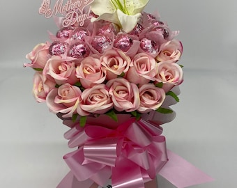 Ramo de chocolate para el Día de la Madre Lindt Lindor Impresionantes flores de seda Cesta de regalo