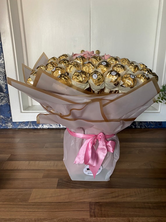 Gran regalo de ramo de chocolate y flores Ferrero Rocher atado - Etsy España