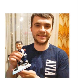 Prezenty hokejowe Topper na tort Bobblehead Niestandardowy｜Personalizowany prezent hokejowy dla trenera Lalki Bobblehead dla taty, wyjątkowy prezent urodzinowy i rocznicowy dla mężczyzn