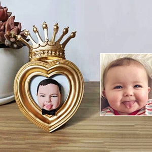 Personalisierter 3D Cartoon Vektor Royal Kid Portrait Kunst von Foto| Personalisierte Baby Bommel Krone Auftragsarbeit Figur Geschenke Baby Shower Geburtstag