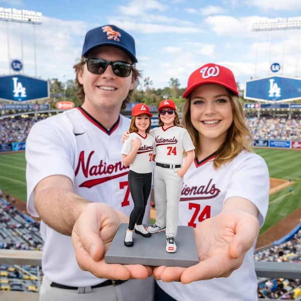 Custom Couple Figurine from Photo, Personalized Anniversary Gift, Romantic Bobblehead