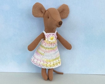 Pinafore dress for big sister Maileg mouse.