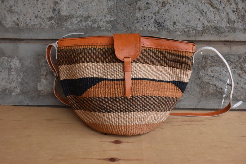 Brown African Woven Sisal Shoulder Bag, African Crossbody Leather Bag, Woven African Basket Purse Summer Boho Bag, Woven Market Bag For Her image 2