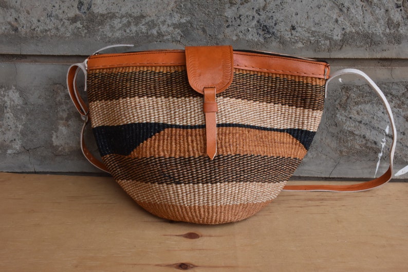 Brown African Woven Sisal Shoulder Bag, African Crossbody Leather Bag, Woven African Basket Purse Summer Boho Bag, Woven Market Bag For Her image 3