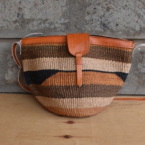 Brown African Woven Sisal Shoulder Bag, African Crossbody Leather Bag, Woven African Basket Purse Summer Boho Bag, Woven Market Bag For Her image 6