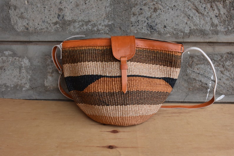 Brown African Woven Sisal Shoulder Bag, African Crossbody Leather Bag, Woven African Basket Purse Summer Boho Bag, Woven Market Bag For Her image 6