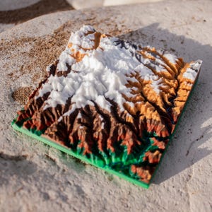 Mount Everest 3D gedruckte Topographie Reliefkarte - Minikarte (Farbe PLA)