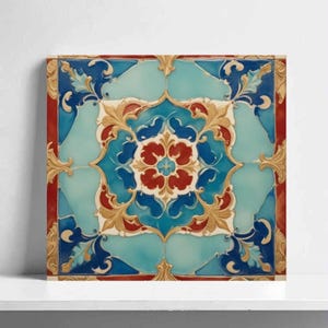 Pode incluir: Azulejo decorativo quadrado com um design floral simétrico. O azulejo apresenta uma flor vermelha central rodeada por detalhes azuis, turquesas e dourados. A borda é vermelha com acabamento dourado, criando uma aparência vibrante e ornamentada.
