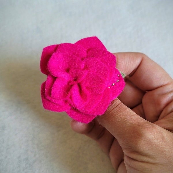 Broche rose fushia