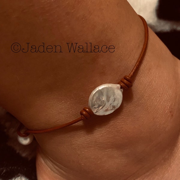 Leather and single coin pearl anklet