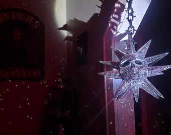 INGA SPEGELKAKEL Spiked Disco Skull – Spooky Island Skull, Hängande Kedja för Inomhusbruk