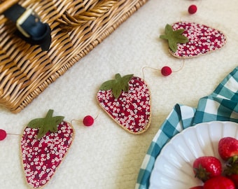Liberty Strawberry Garland