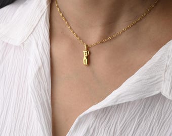 Collier doré à pendentif corps de femme | Bijoux d'autonomisation des femmes