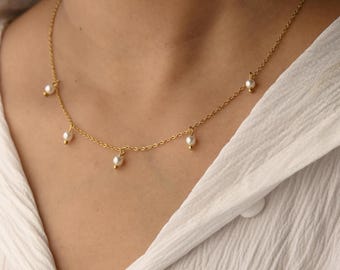 14Kゴールドフィルド淡水真珠サテライトネックレス：繊細なパールドロップ