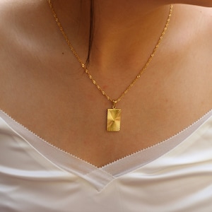 18K Gold Rectangle Sunburst Pendant Necklace | Rope Chain Minimalist Necklace For Kids, Mother&#39;s Day, Anniversary Graduation Gift Jewelry