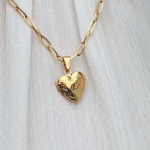 Collar con colgante de corazón con inicial bañado en oro de 18 k - Collar con letras personalizado - Collar con corazón grabado / Collar con nombre personalizado para mujer