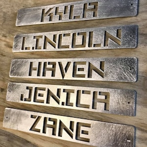 Placas de metal para nombres / Placas de nombre personalizadas de alta definición / Corte láser personalizado por Red Summit