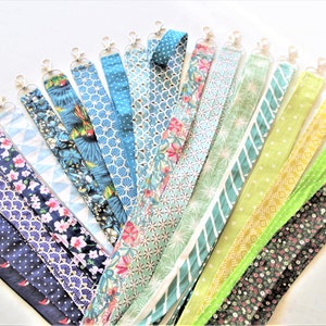 Porte badge, tour de cou en coton ou polyester pour personnel soignant ou salarié d'entreprise