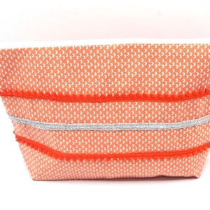 Pochette orange avec galons pompons et argenté, Trousse, Fourre tout en coton à fond large, doublée avec fermeture éclair pour femme