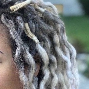 Extension per dreadlocks ricci Dreadlocks all&#39;uncinetto con doppia o singola estremità Dreadlocks ondulati rimovibili Dreads testurizzati fatti a mano Extension per dreadlocks ricci