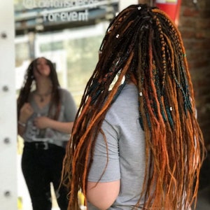 Rastas sintéticas de jengibre tejidas a crochet. Rastas de Halloween hechas a mano y personalizadas. Peluca de cabello estilo vikingo. Extensiones rectas de un solo extremo o de doble punta.