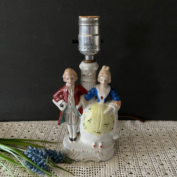 Vintage Courting Couple Boudoir Lamp - Japan