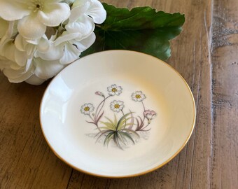 Royal Worcester  White Daisy Flower Trinket Dish Bone China with Gold Trim