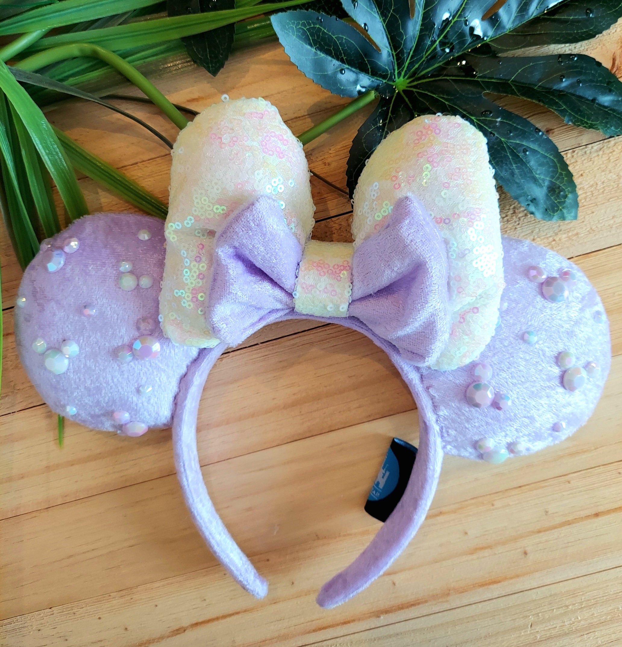 Disney Parks Minnie Mouse Ears Pastel Purple Beaded Bow Headband ✨ Obsessed is an understatement ✨ These geometric purple  main image 3
