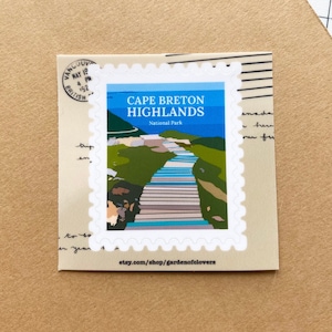 Adesivo Cape Breton Highlands – Adesivo de vinil brilhante com recorte em formato de carimbo de viagem canadense | Laptop, caderno | Parque Nacional da Nova Escócia