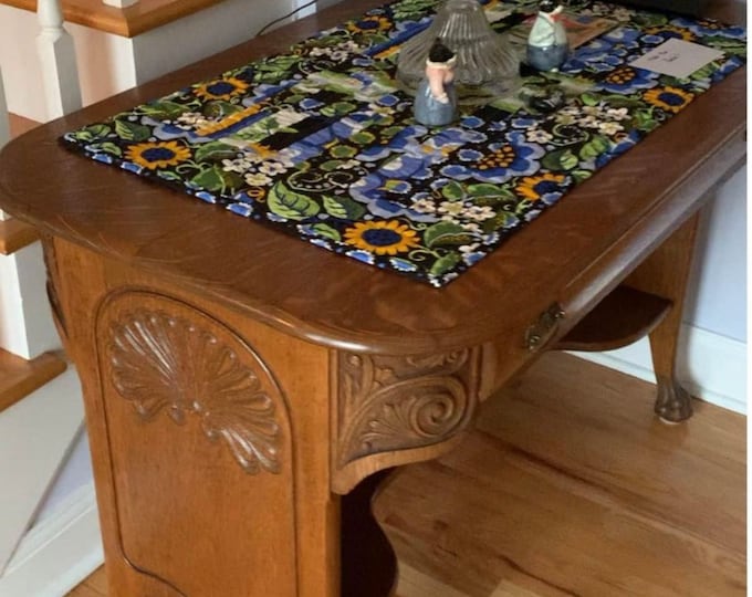 Antique Oak Table Coffee Table Console with Paw Feet Carved Wood Entryway Claw Foot Table Lover Antiques and Vintage