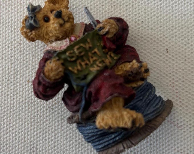 Vintage Boyds Bears Vera Stitch Keeper Pin Sew What's New Lover Antiques and Vintage