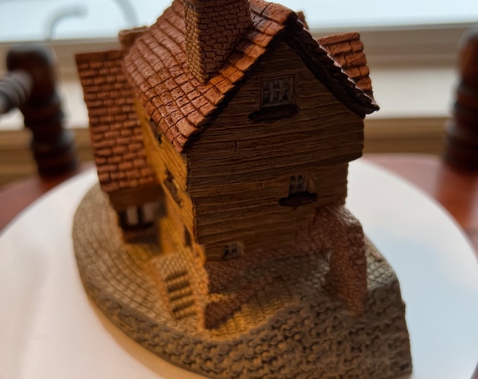 Vintage David Winter Market Street Cottage 1980 handmade cottage hand painted Great Britain figurines David Hine cottages