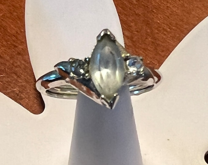 Vintage Avon Ring with blue gemstone in Diamond shape setting adjustable