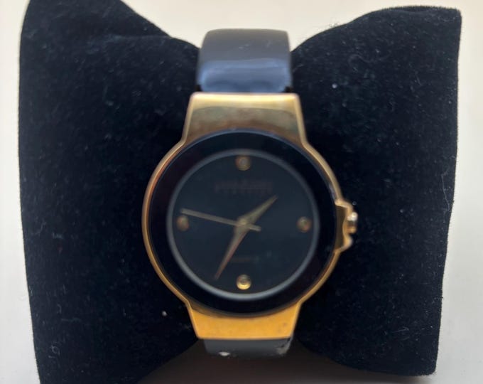 Vintage Joan Rivers Quartz Women's Watch Classic Number V371 Lover Antiques and Vintage