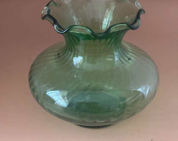 Mid Century Anchor Hocking Emerald Green Ruffled Edge Vase