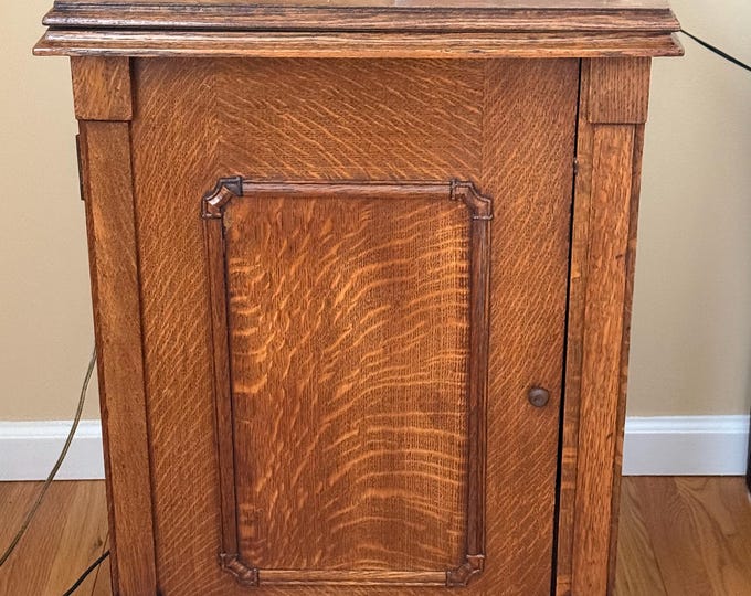 Antique Quarter Sawn Oak Cabinet, Lover Antiques and Vintage