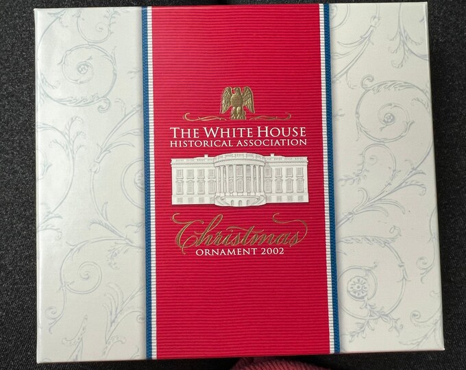 White House Historical Association 2007, lass holiday ornament, The Wedding at the White House, Mother’s Kiss, collectible Christmas decor