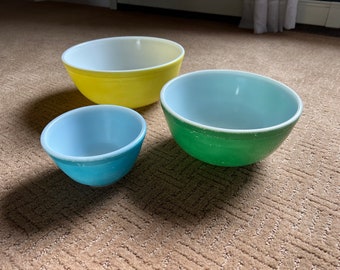 Vintage Pyrex Set of 3 Mixing Bowls Lover Antiques and vintage