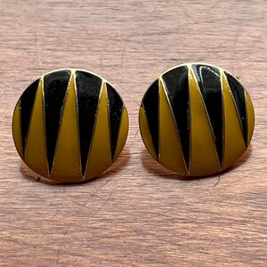 Vintage black and yellow gold tone enamel round earrings mid century modern jewelry