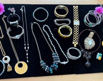 Vintage Jewelry Lot Estate Necklaces Bracelets Watches Big Collection pieces Jewelry earring Lover Antiques huge lot