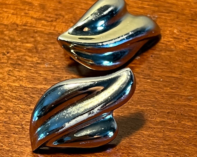 Vintage cool swirl sterling silver stud earrings with post backs for pierced ears Lover Antiques and Vintage