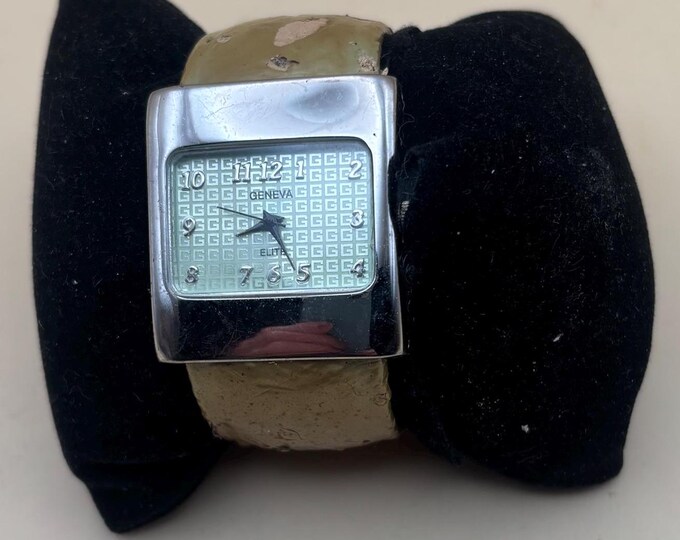 Vintage Geneva Elite Quartz Watch Number 712 Lover Antiques and Vintage